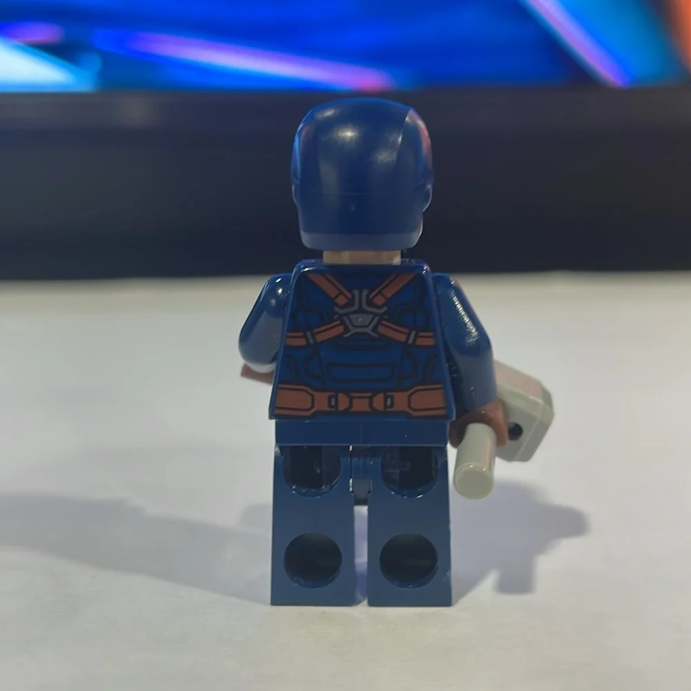 LEGO Super Heroes Avengers Captain America Minifigure sh686 - Picture 2 of 2
